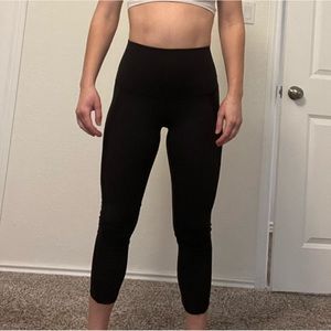Lululemon black crop leggings. Winder train size 4. Used, like new.